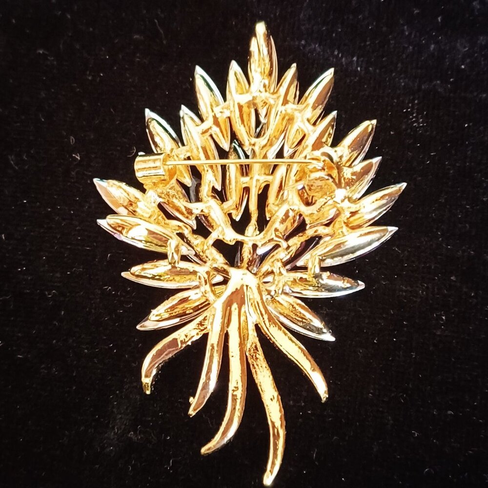 Gorgeous Lavender & Gold Brooch - Picture 2 of 4